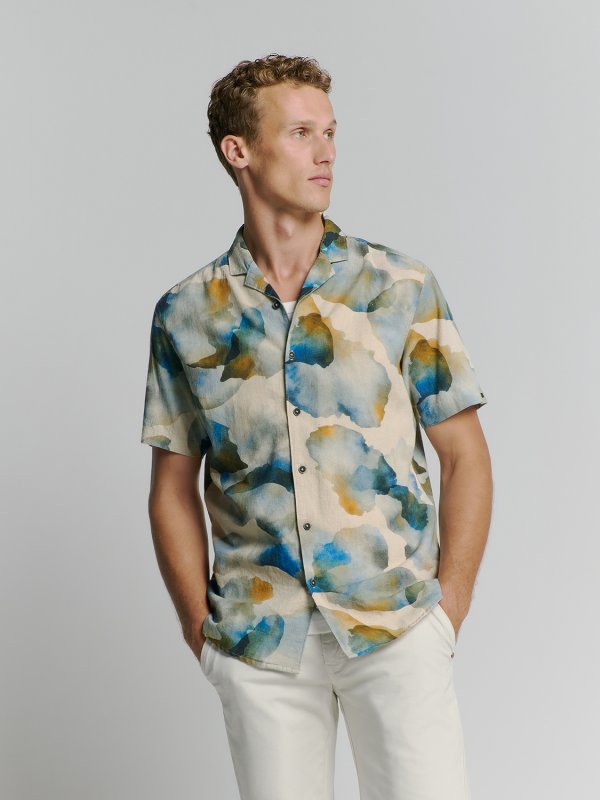 ΚΟΝΤΟΜΑΝΙΚΟ ΠΟΥΚΑΜΙΣΟ REVERS COLLAR ALL OVER PRINTED ΑΠΟ ΛΙΝΟ ΚΑΙ ΒΑΜΒΑΚΙ