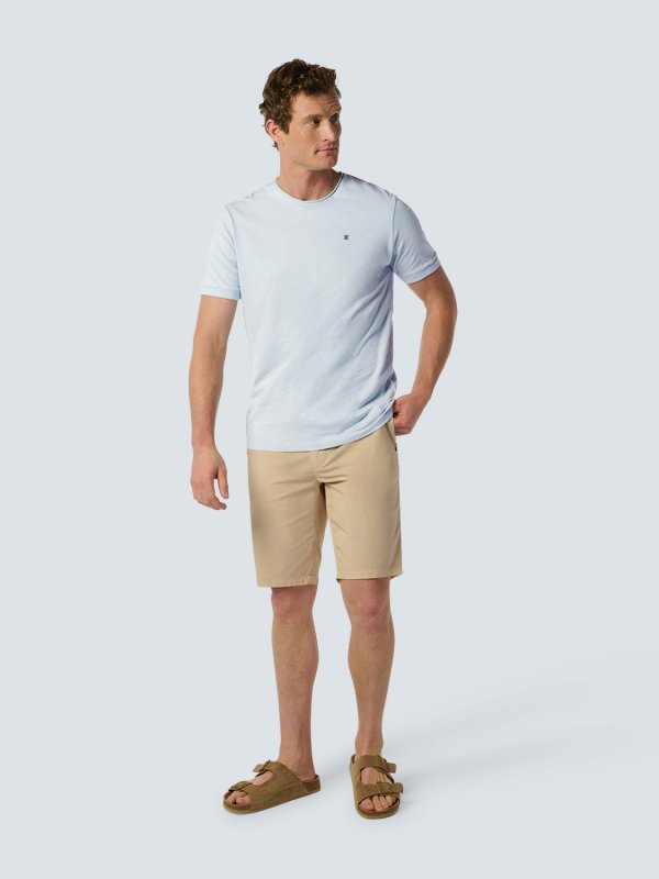 ROUND NECK SLUB T-SHIRT WITH ROLLED SLEEVE CUFFS AND SUBTLE LOGO PRINT