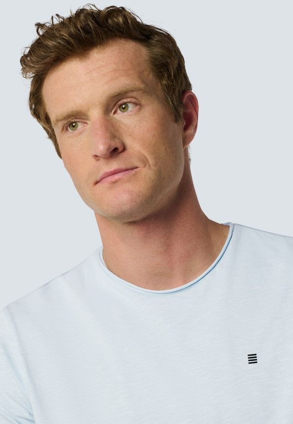 ROUND NECK SLUB T-SHIRT WITH ROLLED SLEEVE CUFFS AND SUBTLE LOGO PRINT