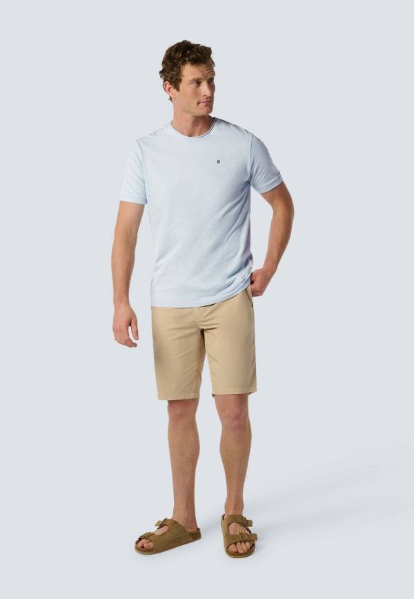 ROUND NECK SLUB T-SHIRT WITH ROLLED SLEEVE CUFFS AND SUBTLE LOGO PRINT